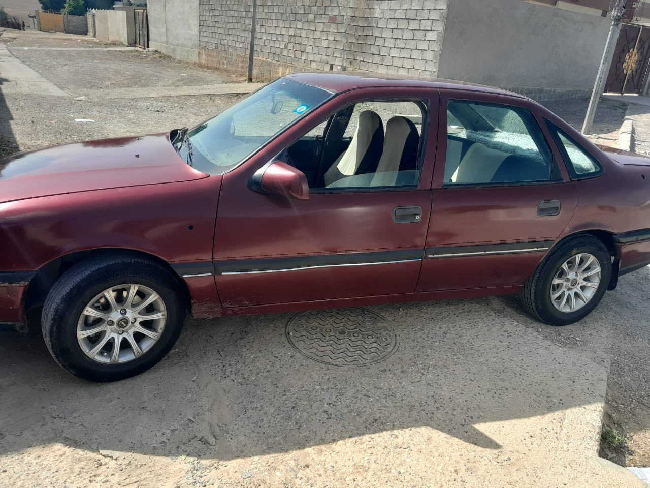 للبيع او مراوس
فكترا حجم 18 موديل 1992 رقم جديد وسنويه جديده بأسمي وشرط التحويل كابون بانزين مصبوغه جماليه بدون معجون باتري جديد وكهربائيات كله شغاله السعر 45 قفل
***********
