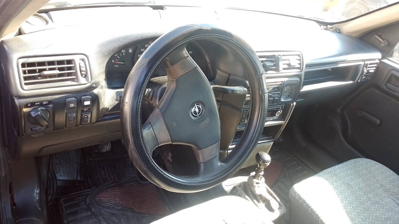 اوبل فكترا موديل 93 محرك 1800 جديد كير عادي رقم بغداد دولي انكليزي تخم تاير صدر  أمامي خلفي جديد سياره حلوه دواخله جدد  السعر 30 الإتصال ***********
