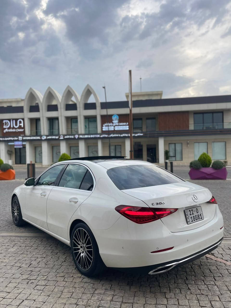 مرسيدس للبيع موديل 2024
الفئه • C300 
المواصفات فول 1 على 1
لون ابيض
حادثها راس البونيد
ايرباك راجع سستم من الشركه
ماشية اقل من 30 الف
سعر 31500
تواصل ‏‪0773 110 9788‬‏
