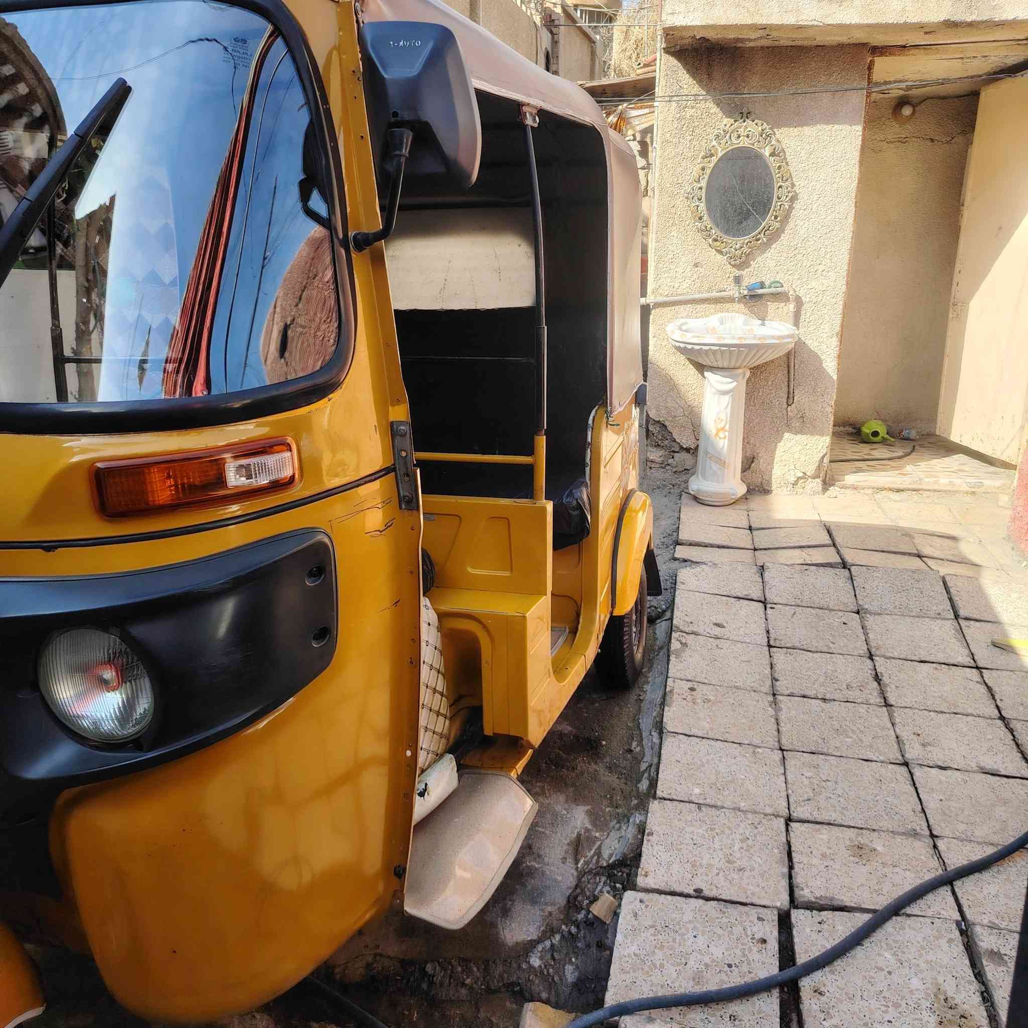 سلام عليكم تكتك البيع موديل ٢٠ رقم وسنويه رقم انكليزي تكتك خير من الله مكاني بغداد الحسينيه مال راشديه شراي يتصل وبي خير ويدلل ***********
