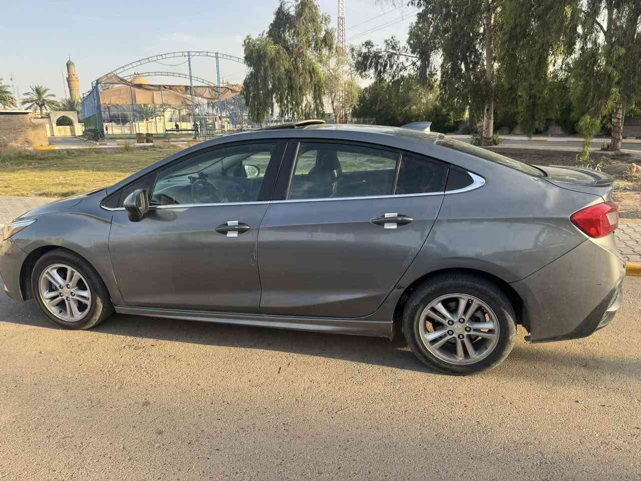 للبيع شوفر ليت كروز ٢٠١٨ بيها قطع صبغ ابيع حزام لسيارة فول موصفات LTZ فتحة بصمة شاشة كامرة تحكمات ردارات مري كشنات جلد + كهرباء سماعت مستستما بلدي ٤ بصمات بيبان تشغيل عن بعد بعد بيها هواي موصفات مذاكرهن   لسيارة جاهزة من كلشي اي نقص مابيها كير مكينة تبريد صدر تايرات كل جديد رقم بغداد بسمنا السعر٧٥ وبيها مجال كلش بسيط  مكاني بغداد الدورة تقاطع المصافي للستفسار ***********
