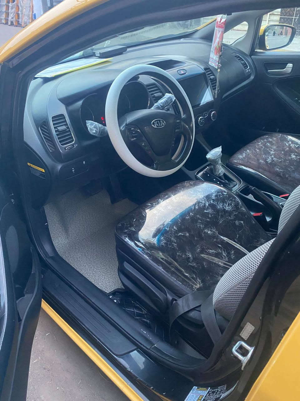 السلام عليكم فورتي 2017 محرك دوش 1800 حداديا جديده كير جديده محرك جديده بس بدل بي رواجز حادث بنيد  ليبل واحد العنوان بغداد حي النصر اي ستفسار على رقم *********** السعر 115
