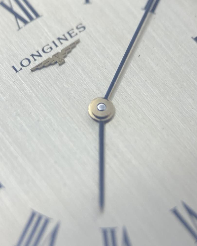 LONGINES 
نصب تكويك 
نظافة مُمتازة 
سير و بوك مستبدل 
قطر ٣٣


**إذا كنت صاحب هذا الإعلان وتريد حذفه لأي سبب، رجاءا أرسل رسالة إلى الدعم الفني**