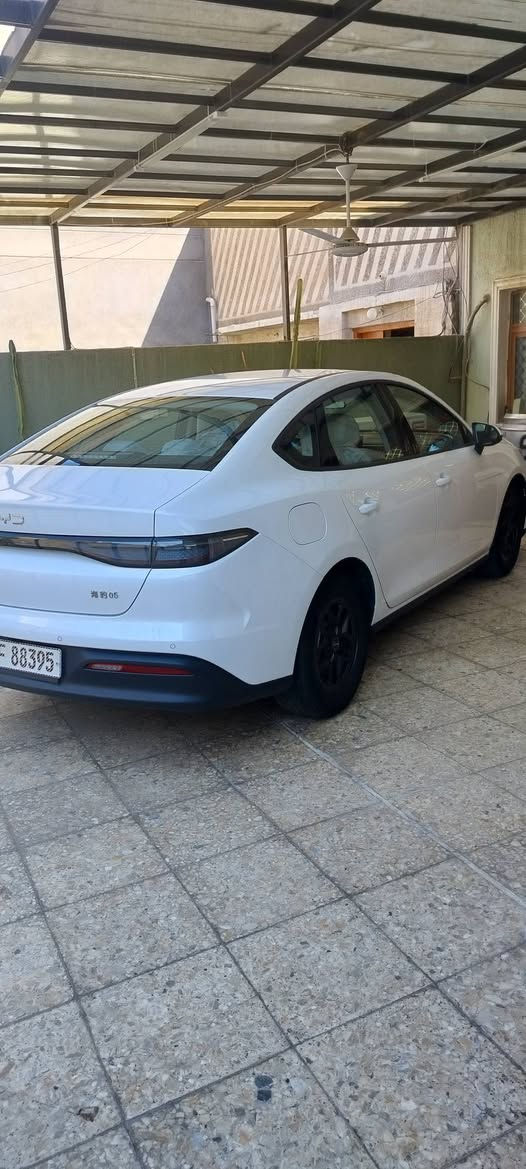 سلام عليكم ..
بي واي دي سيل 5 موديل 2025  BYD seal 05 
لون السيارة ابيض داخل ابيض 

السعر   19,200,000و بيها مجال بسيط ..
تواصل : *********** واتسب

مكان السيارة : بغداد المشتل

رقم بغداد بأسمي تحويل مباشر 
سيارة ماشية  11 الف كيلو
سيارة كلش جديده سواء داخل او خارج استخدام على ايد واحده من زيرو
مكفوله كفاله عامة ع وضع الشركه 
كير محرك كهربائيات بطارية كلى على وضع الشركه 

 
غراض السيارة كاملة من شاحن الاصلي ارضيات فوم منفاخ 
كارت تشغيل NFC

مواصفات السيل 05 معروفه  : 
محرك 1500 + بطارية كبيرة بنضام البلكن هايبرد
 فول شحن و فول بانزين تمشي 2100 كيلو و اكثر
سيارة تشغيل بصمة دخول بصمة تشغيل عن بعد 
داخل ابيض كشنات جلد شاشة وسطية كبيره + شاشة عدادت دجتل
فول تحكم ستيرن اوامر صوتية كروس مثبت سرعة حساسات خلفية
انارة امامية فول زينون فول LED سكن LED بك لايت LED ، 
قطعتين تبريد مناخ منفصل ، وضعيات قيادة SPORT eco normal .
ما عجبك المنشور ارفعه بكلمة يالله
