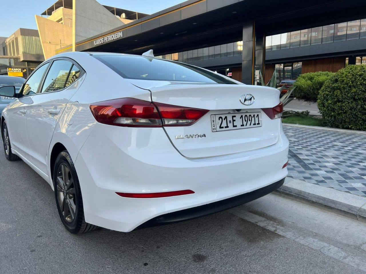 هیۆندای النترا 2018 مواصفات امريكی
مەکینە گەورە مەرغوب 
80 ميل  روشتووە 
شاشه گه وره 
راداري ئاوينه
تراكشن
درايڤ مود
كوشن گه رم 
يه ك پارچه بوياخ و كارتي هه يه له دوو ده رگا

سعر : لە کۆمێنت داوای بکە ڕاستەوخۆ بۆت دێت 🤖 

سه نه وي و ره قه م تازه يه تا ٢٠٣٠
هيچ مه سره فيكي تيا نيه 
بێ ئێرباگ و بێ ناو گرتن

ژمارەی خاوەنەکەی 
 ***********
