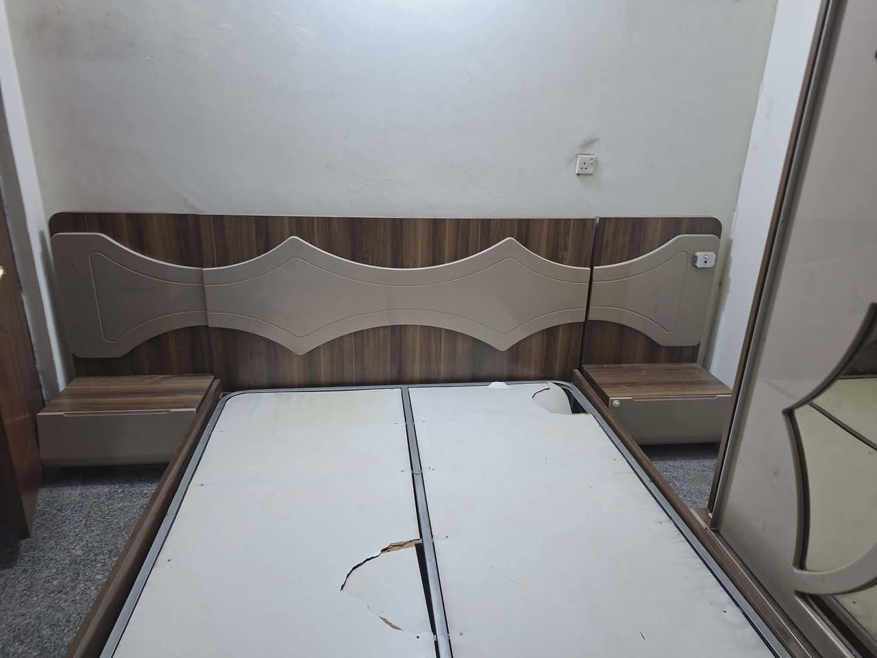 غرفه تركي لبيع السعر 350وميز


**إذا كنت صاحب هذا الإعلان وتريد حذفه لأي سبب، رجاءا أرسل رسالة إلى الدعم الفني**