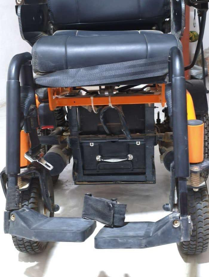 سلام عليكم شباب عربانه للبيع جديده فقط بطاريات عطلانه مكاني البصره السعر ب ٣٧٥ او بيها مجال ملاحظه اني مكلف بلنشر ***********
