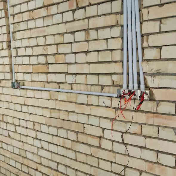 سلام عليكم عامر كهربائي شغل قطعي وبسعر مناسب هذا الشغل في حي دجله *********** واساب
