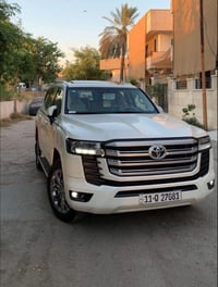 لاندكروزر GXR • ٢٠٢٤ • ماشي ١٢٠٠٠