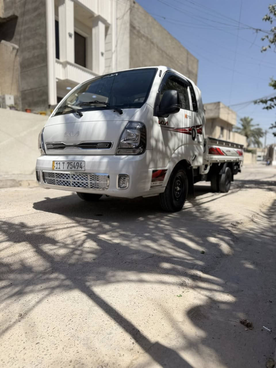 سلام عليكم للبيع كيا بنكو ٢٧٠٠ موديل ٢٠٢٥ ماشيه٣٥ الف رقمه بغداد بسمي شخصين ثاني يوم تحويل بيه طخه خفيفه باب سايق  مكاني بغداد لعلام سعر ١٥٧$ للستفسار اتصل ***********@
