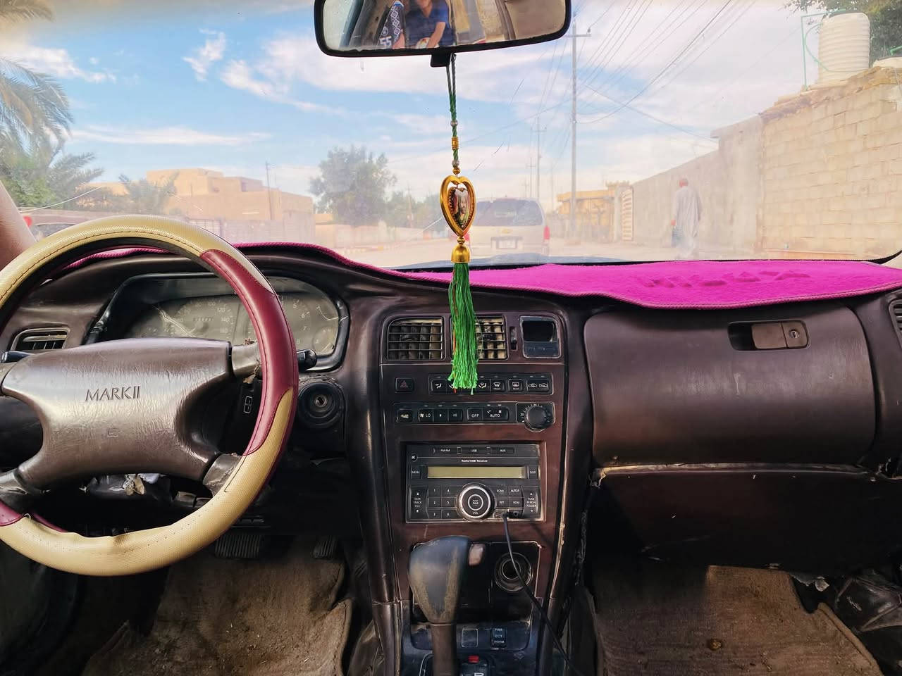سلام عليكم مارك نفخ مديل 2000 مكينه وكير توني شادهن تخم تاير باتري سياره بيه كصه جنطه لبيع او المراوس سعر 35 وبيه مجال مكان قضاء النصر هاتف ***********
