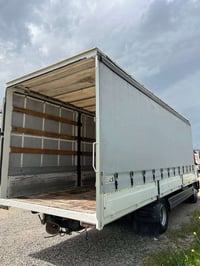 شاحنة • بدون تفاصيل • طول