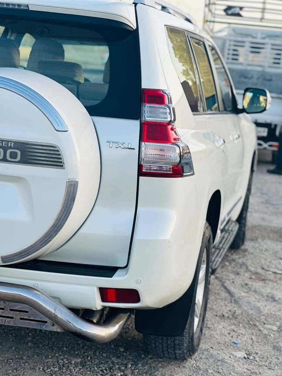 السلام عليكم
برادو2014
نص فول
كشنات جلد
مري شفط
مكفولة من الصبغ والتبديل
كيرمحرك شرط
تخم تاير جديد
الشراي يتصل ويدلل
***********
مكان السيارة ديالى خانقين
