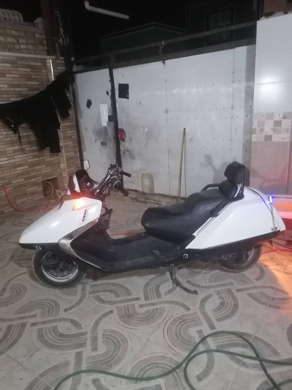 سلام عليكم
 فيوجن ستوني معمره
 محرك جديد لا تنقيص ولا تبخير ولا نضوح نكره باي وقت
 مطريات نيكل.
كهربائيات كله شغاله
حساس سرقه 
طوك نيكل 
تايرات ثنينهن جدد بل باكيت 
باتري جديد
صالنصه بطل قطره لحيم مابيه 
بك ليت نضيف كله شغال يمنه يسره 
دراجه كلشي ماعايزه بس  ما عده شارب عوزهه ترايشه كلهن جدد ماعايزات كفره ستوه مصبوغ عوزه بوليش دراجه شوفت عينك تجي تفحص 
سعر ٦٥٠وبيه مجالل


**إذا كنت صاحب هذا الإعلان وتريد حذفه لأي سبب، رجاءا أرسل رسالة إلى الدعم الفني**
