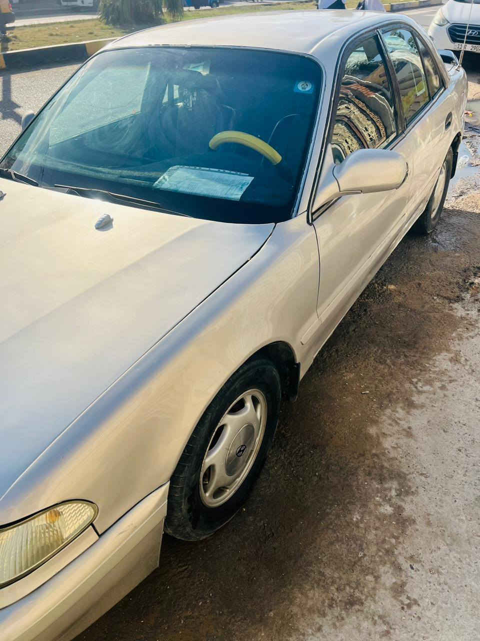 سوناتا مديل ١٩٩٣ محرك ٢٠٠٠ گير أوتوماتيك سيارة گشرهة نضيف وجاهزة من كل شيء رقم بغداد انگليزي مشروع وطني سعرها ٥٠ ورقة رقم الهاتف *********** عنواني بغداد حي البنوگ
