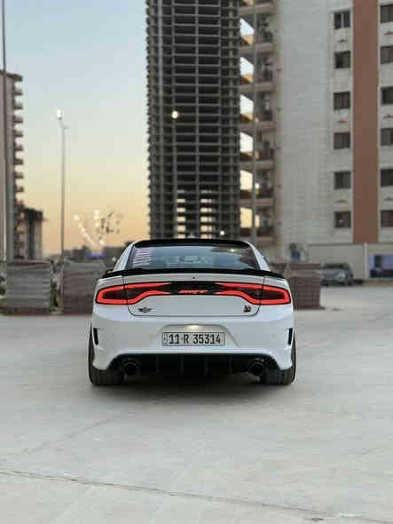 سلام عليكم شباب 
جارجر سكات باك للبيع 
موديل 2022 
اللون ابيض 
مكينه V8 / 6400ccm
ماشيه : 35 m 
رقم بغداد بأسمي والتحويل ثاني يوم 
المواصفات 
——————————-
كشنات كنتاره احمر مختم ( سكات باك ) 
فجوج بريمبو 6 بستم 
اكسل قفل 3.9 
كير 8 نمر 
دبات موبار سود
شاشه كار بلي 
كشنات تدفئه تبريد 
4 مودات قياده 
ذاكرة خزن ميموري 
حساسات خلفيه + جانبيه 
كامره خلفيه 
وباقي مواصفات السكات باك معروفه 
الأضافات 
———————————
لدات اوركال متغير 
وسقف روز رايز

حادثها 
——————————-
جاملغ وبنيد فقط 

* علماً السياره مناقصها اي شي جاهزه مجهزه 
* لا بيها تكحيل ولا بارد وكشرها كلش حلو 
السعر 235 ورقه وبالعافيه على الي ياخذها
مكاني بغداد / المنصور ***********
