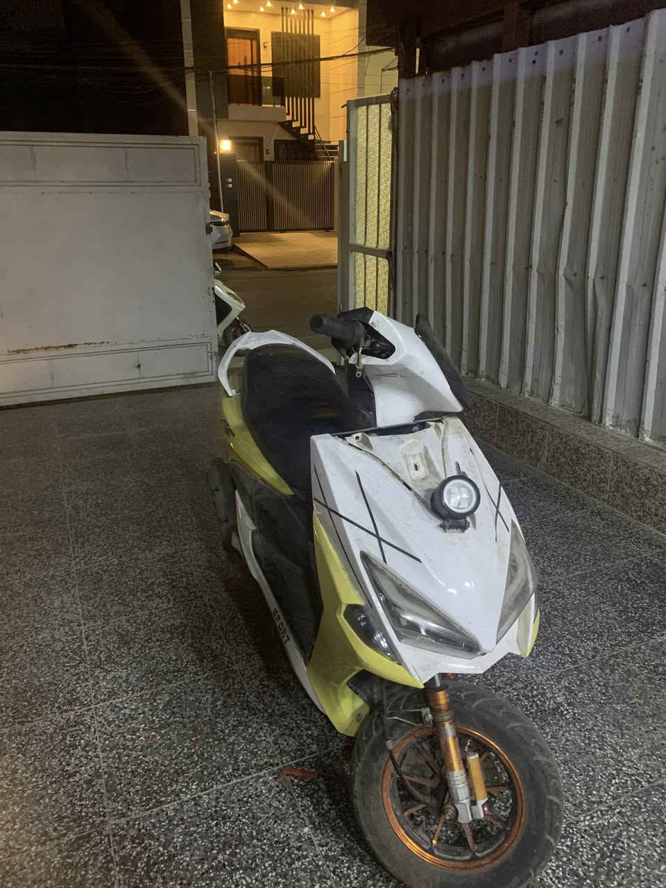 سلام عليكم 
اف اس للبيع فقط 
دراجه حلوه يحتاجلها شويه ترتيب اني تاركها شغاله هندر مكينتها بلاديه ممفتوحه ابد صدر امامي والخلفي رياضي
سعرها 250 قفل لتعاملني رجاءاً ولتحرجني وتحرج نفسك
مكاني بغداد حي الجامعة 
رقمي ***********
