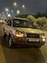 توسان موديل 9مكفوله محرك 2700 سعر 115 وبيه مجال مكاني بغداد يم مرور ال...