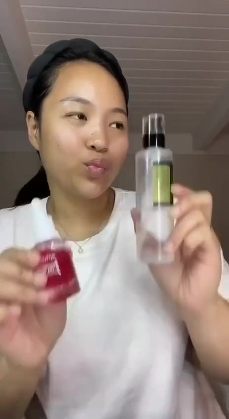 عرضنا هذا مو طبيعي💯
ترطيب عميق + تفتيح قوي لبشرة صافية مثل الزجاج 💎

1️⃣ Advanced Snail 96 Mucin Power Essence من براند COSRX 
هذا المنتج يحتوي على 96% من مستخلص الحلزون 🐌، معروف بقدرته العالية على ترميم البشرة وترطيبها بعمق. يساعد على إصلاح الحاجز الجلدي، يقلل الخطوط الخفيفة، ويعطي البشرة ملمس ناعم ومظهر صحي ومليان حيوية. مناسب لكل أنواع البشرة خصوصاً الجافة والمتعبة.

2️⃣ Niacinamide 10% + TXA 4% Serum من براند Anua 
سيروم قوي يحتوي على النياسيناميد + حمض الترانيكساميك، يساعد على تفتيح البشرة، تقليل التصبغات، توحيد اللون، وتقليل مظهر المسام. يخلي بشرتك صافية ومشرقة مع الاستخدام المستمر ✨
منشأ العرض كوريا الجنوبية 🇰🇷💯

للحجز و الاستفسار خاص 

 #الشعب_الصيني_ماله_حل😂😂
 #مالي_خلك_حط_هاشتاك


**إذا كنت صاحب هذا الإعلان وتريد حذفه لأي سبب، رجاءا أرسل رسالة إلى الدعم الفني**