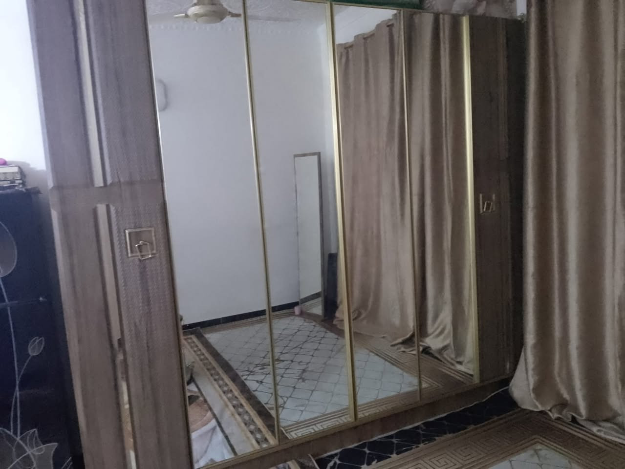 غرفه نوم تركيه للبيع نضيف السعر 700 وبيه مجال كربلاء المقدسة ***********
