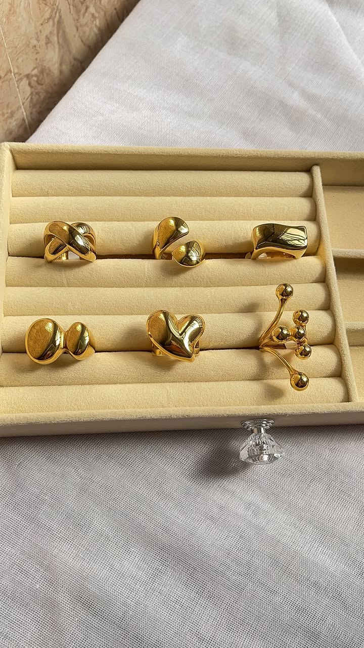 اللي عنده مشروع وحاب يبدي وحاير بشنو يبدي . 
اكسسوارات نسائيه اعلى كوالتي موجود بالسوك مطعمه بأحجار الزاركون الطبيعي وسعرهن مناسب ك بداية مشروع (ابيعهن شلعه كلهن) سعرهن بس ب60الف دينار وبيهن مجال بسيط الي يحب يتواصل يتفضل خاص او على الواتساب ***********
