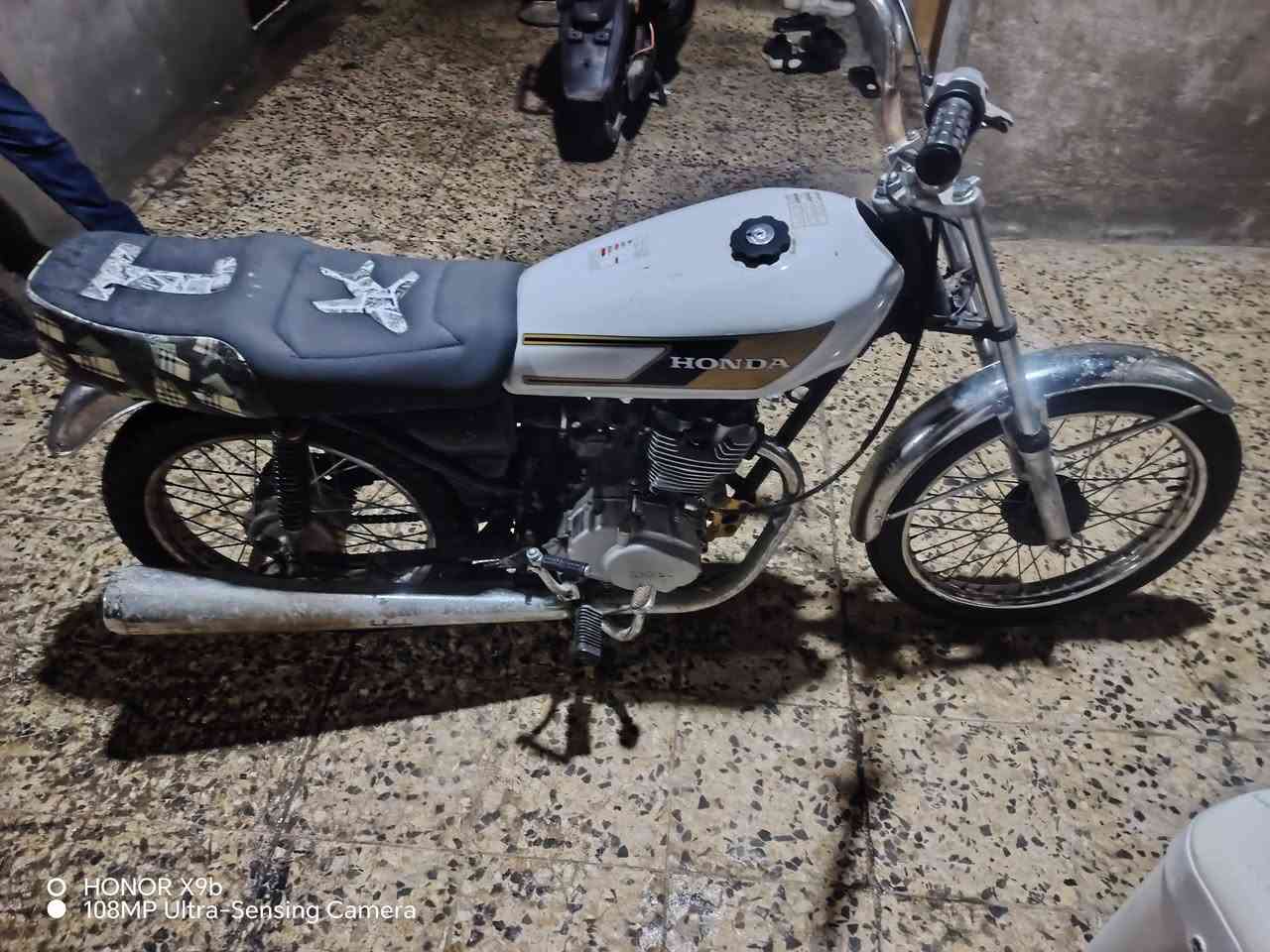 للبع سعر ٣٠٠ وبها مجال مكاني جنينه حي الانتصار *********** واتساب
