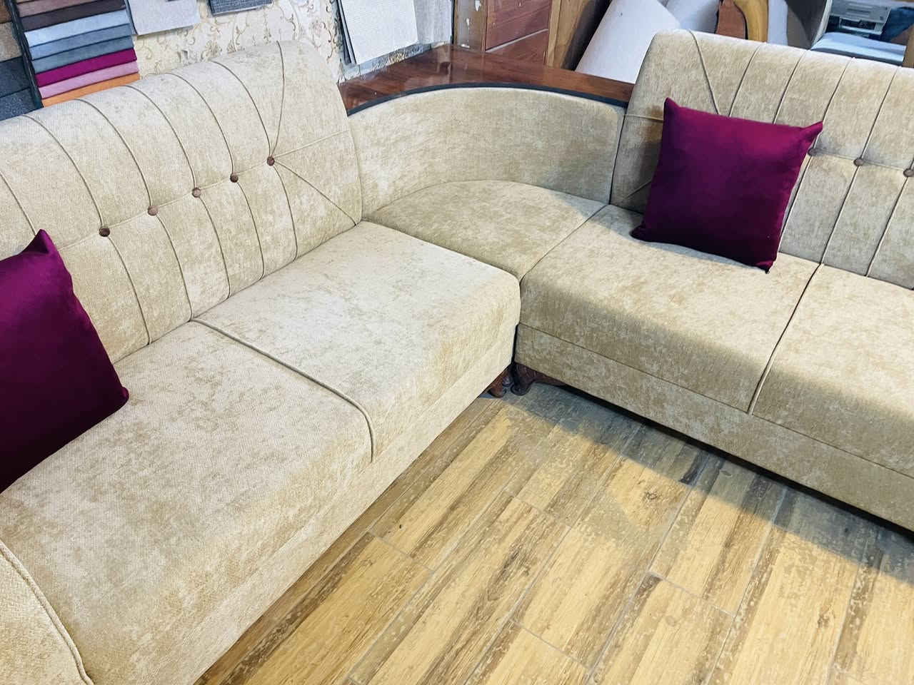 ديوان جديد للبيع 7مقاعد
الحريه البستان مقابيل مدرسه سكينه 

*********** واتساب او مراسله الصفحه
