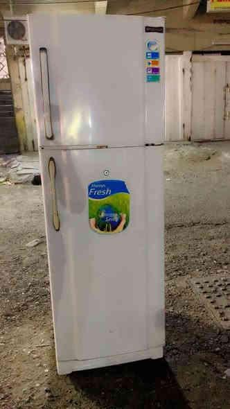 السلام عليكم ثلاجة كونكرت ام تفاحة شغالة علفحص نقص بس جرارة السعر 125مكان مدينت الصدر ***********
