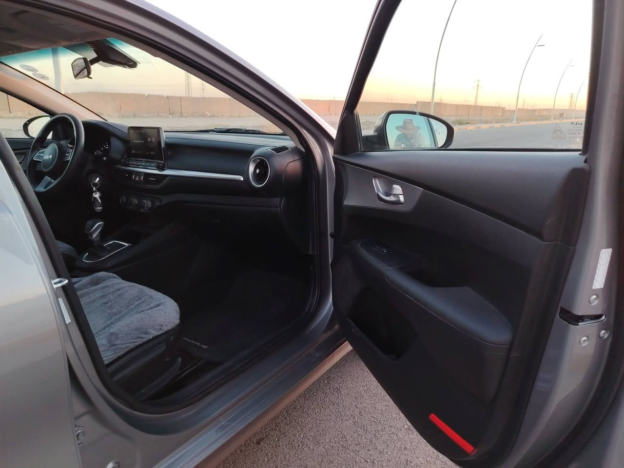 كيا  فورتي 2023 LX وارد امريكي
مرقم أربيل باسمي
ماشية 100 الف km
مواصفات السيارة :مكينة 2000 دوش ، شاشة ، كاميرا خلفية ، رادارات امامية وخلفي ، توقف ذاتي ، كروس سرعة ، قيادة ذاتية ،  
حادث  السياره  دعامية  بدون دواخل چاملغ ايمن وايسر بارد قليل والبنيد بي صبغ
السعر 130 
المكان:سامراء
للاستفسار ***********
