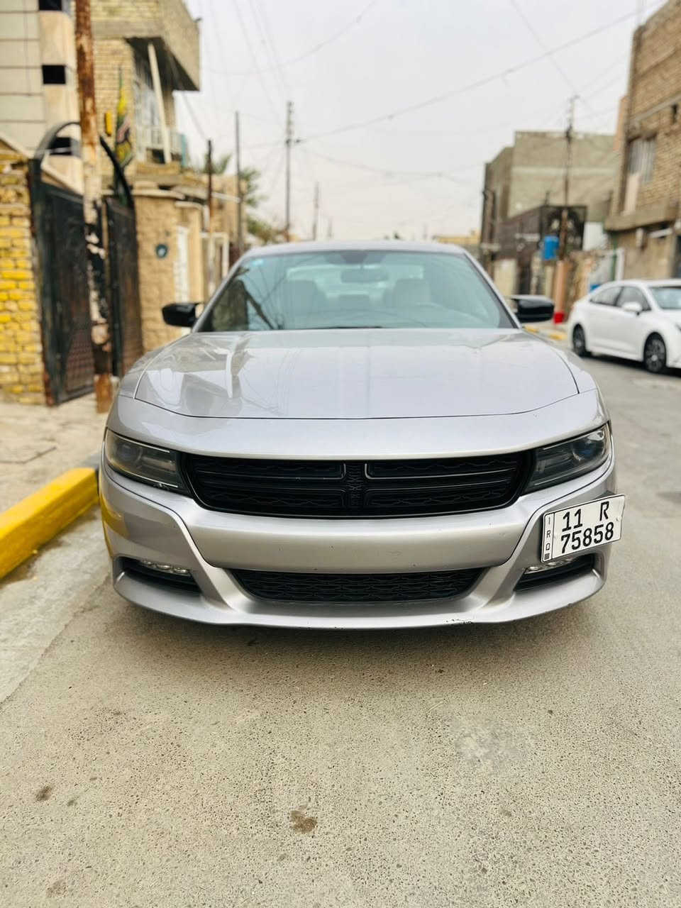 السلام عليكمً دوج جارجر موديل ١٥ بيهه ٣ قطع صبغ بدون ضربه وبدون دواخل جاملغ وبنيد صبغ وجاملغ خلفي كلير رقم بغداد بسمي سياره جاهزه من كلشي 

السعر ١٦٥  مكان السيآره بغداد 

***********
— في ‏بغداد‏.
