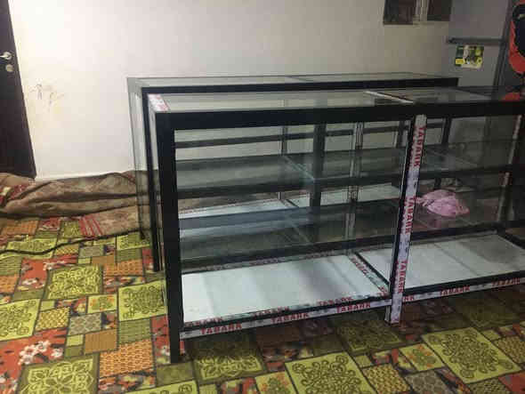 جام خانه عارضه للبيع جديد توه امفصلهن بسعر مناسب
العدد 2 قياسهن الطول2 متر العرض 40 سانتيم 
السعر 400 الف 
مكاني البصره الجزيره شارع الصقر 
رقم ***********
