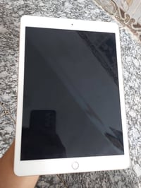 ايباد ٧ • ذاكرة ٣٢ • بطارية ٨٠٪
