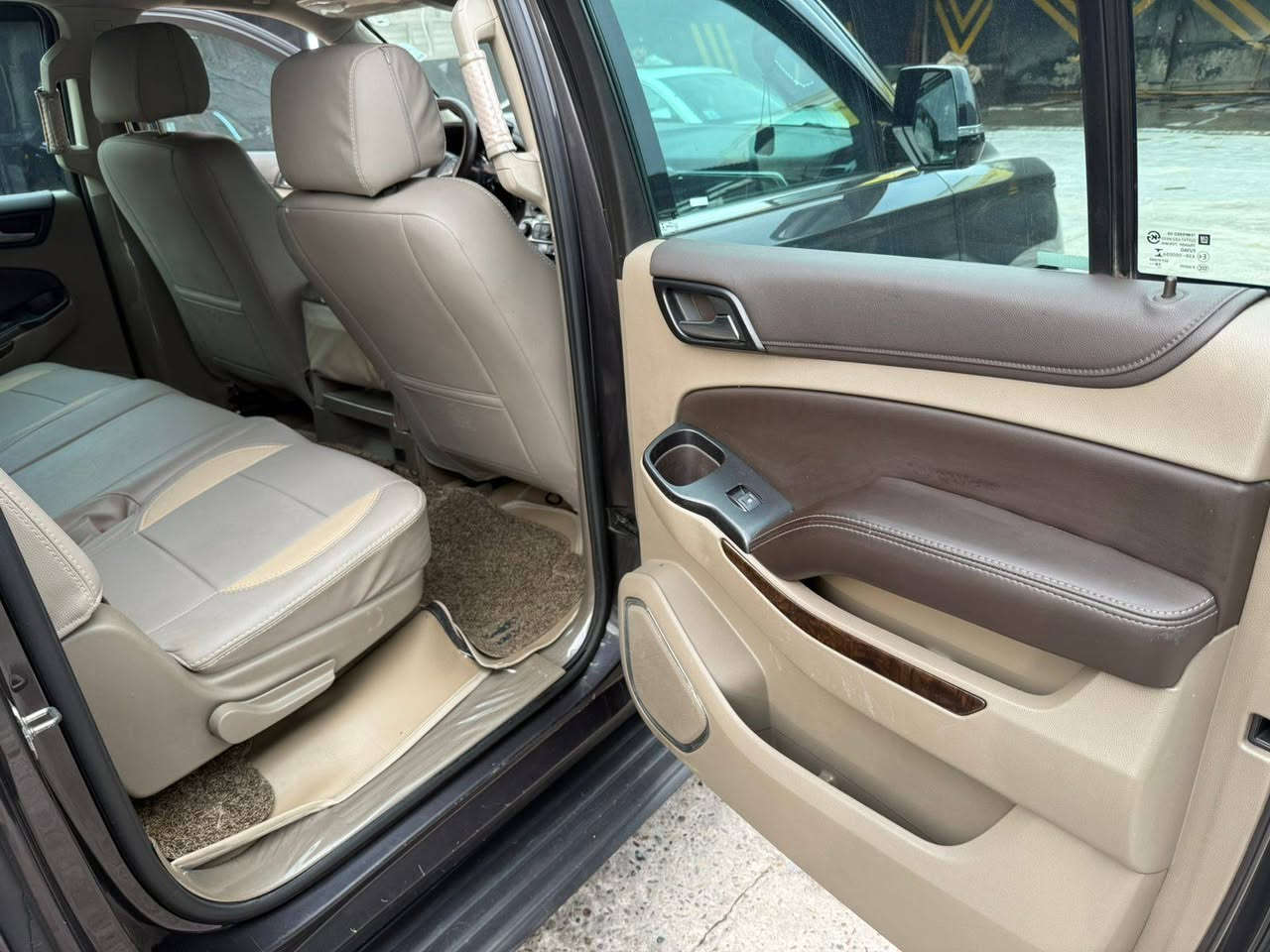 السلام عليكم
شوفرليت سوبربان تكسي للبيع 

خليجية موديل 2017

رقمها اربيل سيارة جاهزة من كل النواحي على وضع الشركة

تورباين 77 باقي بي تقريبآ 100 الف سيارة بلادية وجدآ جدآ نضيفة

بيها بارد بين البابتين جهة السايق 

حتة الداعميات كفالة لا صبغ ولا غيرة 

السعر 29 وبيها مجال للشراي 

اني مكلف بالنشر للأستفسار اكثر الأتصال على الرقم ***********
