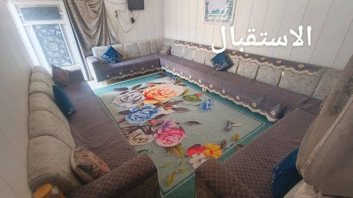 سلام عليكم  بيت للبيع بل مطار القبه الذهبيه ثالث فرع مال المولده
100 متر 

غرفتين وصاله وستقبال ومكشوفتين وصحيات داخلي وخارجي  وسطح تشاريف كامله  ومخزن فوك 

الاستفسار اكثر اتصال على رقم *********** سعر 35بي مجال
