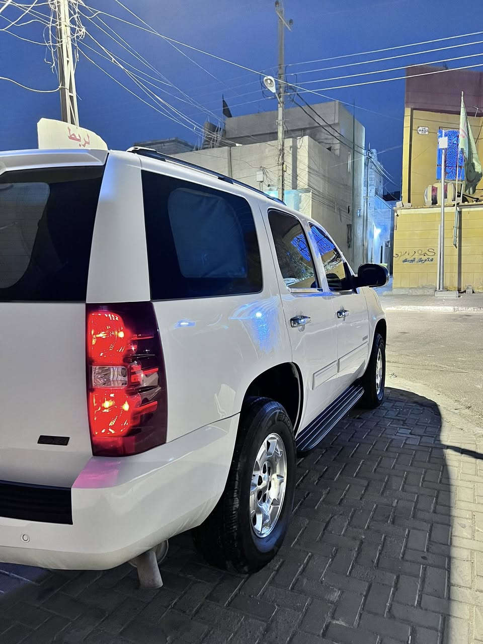 السلام وعليكم سياره تاهو 2012 LT
سياره كفاله بيها بارد بس اصوليه وكاله بسمي 
سعر 255بيها مجال قليل مكان السياره البصره
للستفسار ***********
