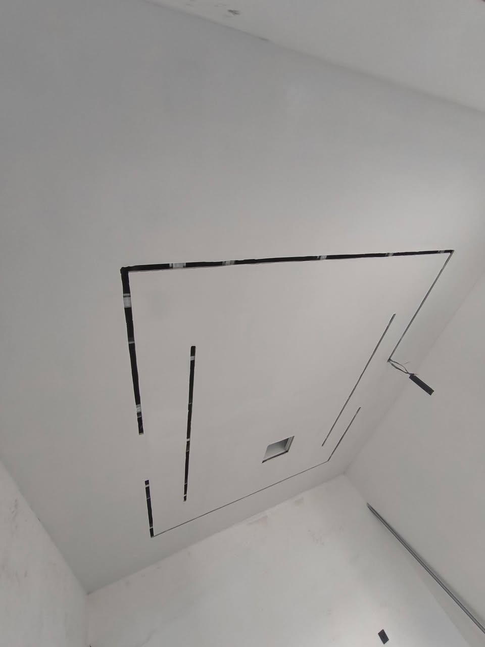 مستعدون لعمل ديكورات الداخليه  المغربيه ( جبس بورد) سعر المتر ١١ دولار مع الصبغ
تفاصيل اكثر اتصل ***********
