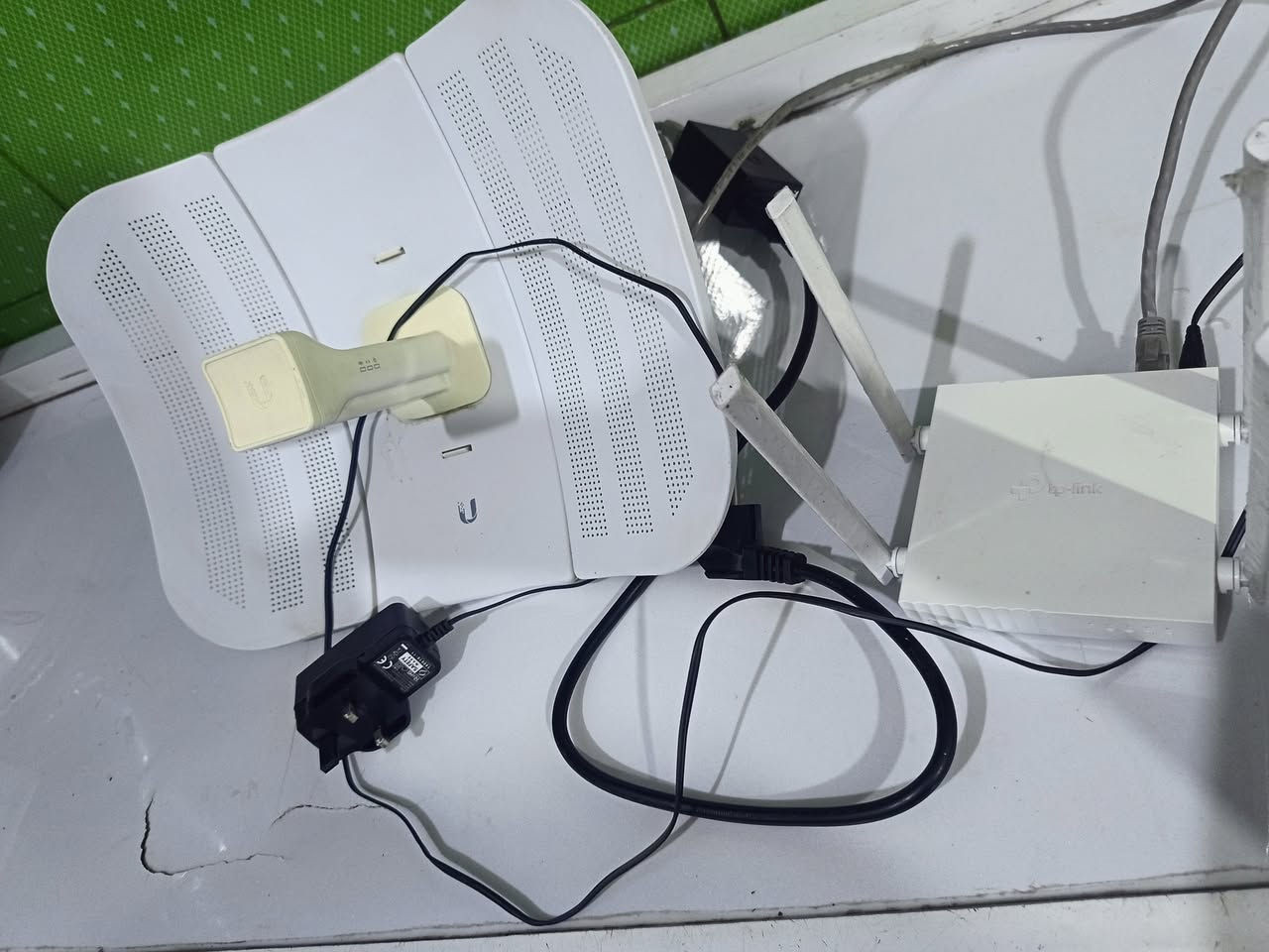 السلام عليكم من رخصت الادمن شبكت انتريت كامله للبيع المكان القرنه للستفسار علا الرقم ***********
