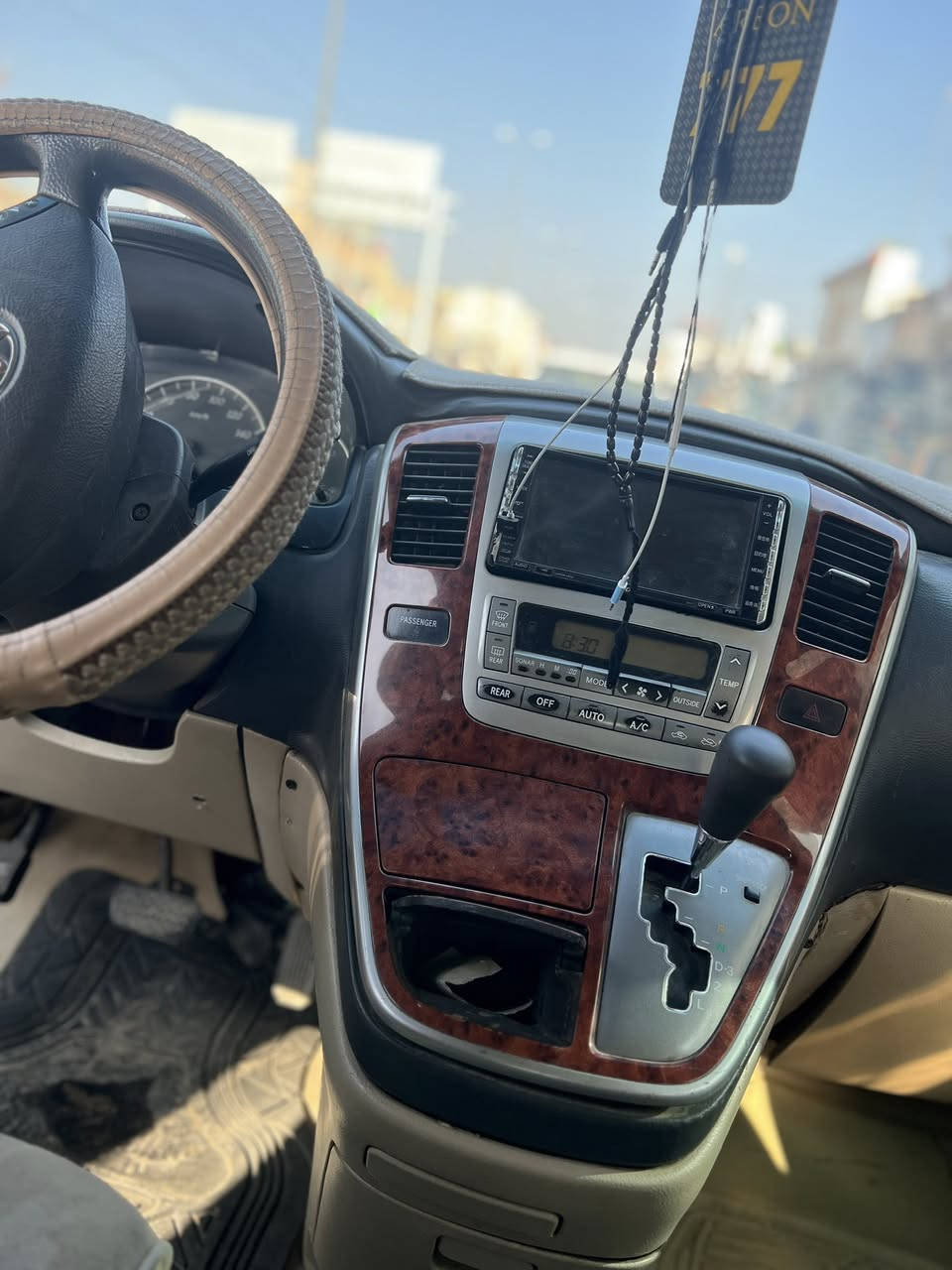 السلام عليكم تيوتا الفارد موديل 2003 رقم بصرة مشروع وطني تحويل ثاني يوم السيارة بدون ضربه قويه بيها بارد ب الجنطة وبيها مكانات صبغ ابيع صبغ حزام مكفوله من الضربه القويه ولشاصي  السيارةيرادلها محرك ابيعها على وضعها العنوان البصرة المعقل ***********
