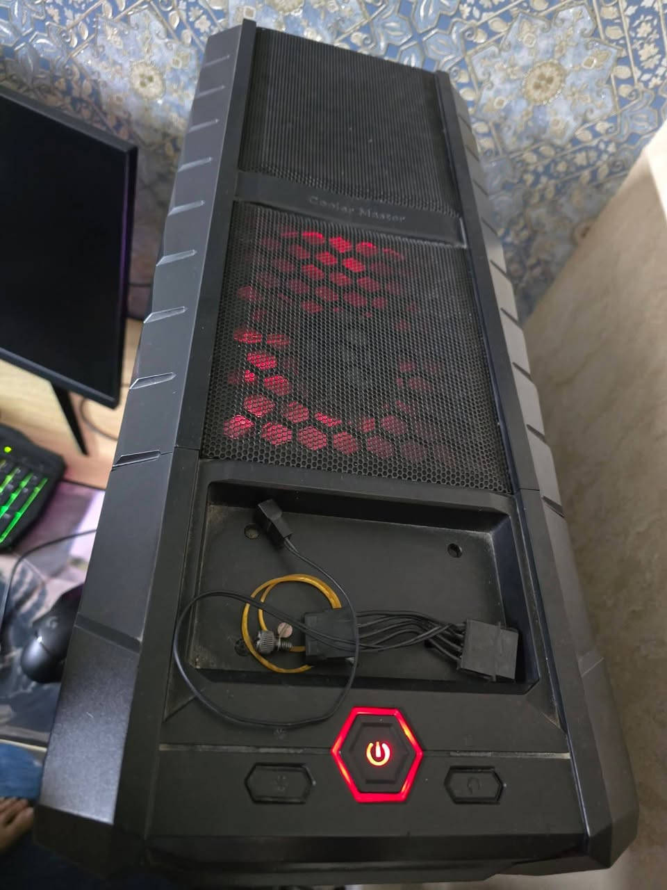 سلام عليكم pc كامله للبيع عدا الشاشة
المواصفات
Powe supply: 700W thermaltake

M.B msi z390 DDR4

Ram: 16Gb(2×8) 3200 mhz

Cpu:  core i7 9700k مامكسور السرعه ابد

Gpu: msi rtx 2080 super 3 fan مامكسور السرعه

Storage:256 ssd + 512 ssd

Case: cooler master

حراره الكارت والبروسسر طبيعيه باعلى ضغط 
والكارت ممفتوح وممبدل بي ثرمل

السعر 725 الف وبيه مجال

للاستفسار
 ***********
