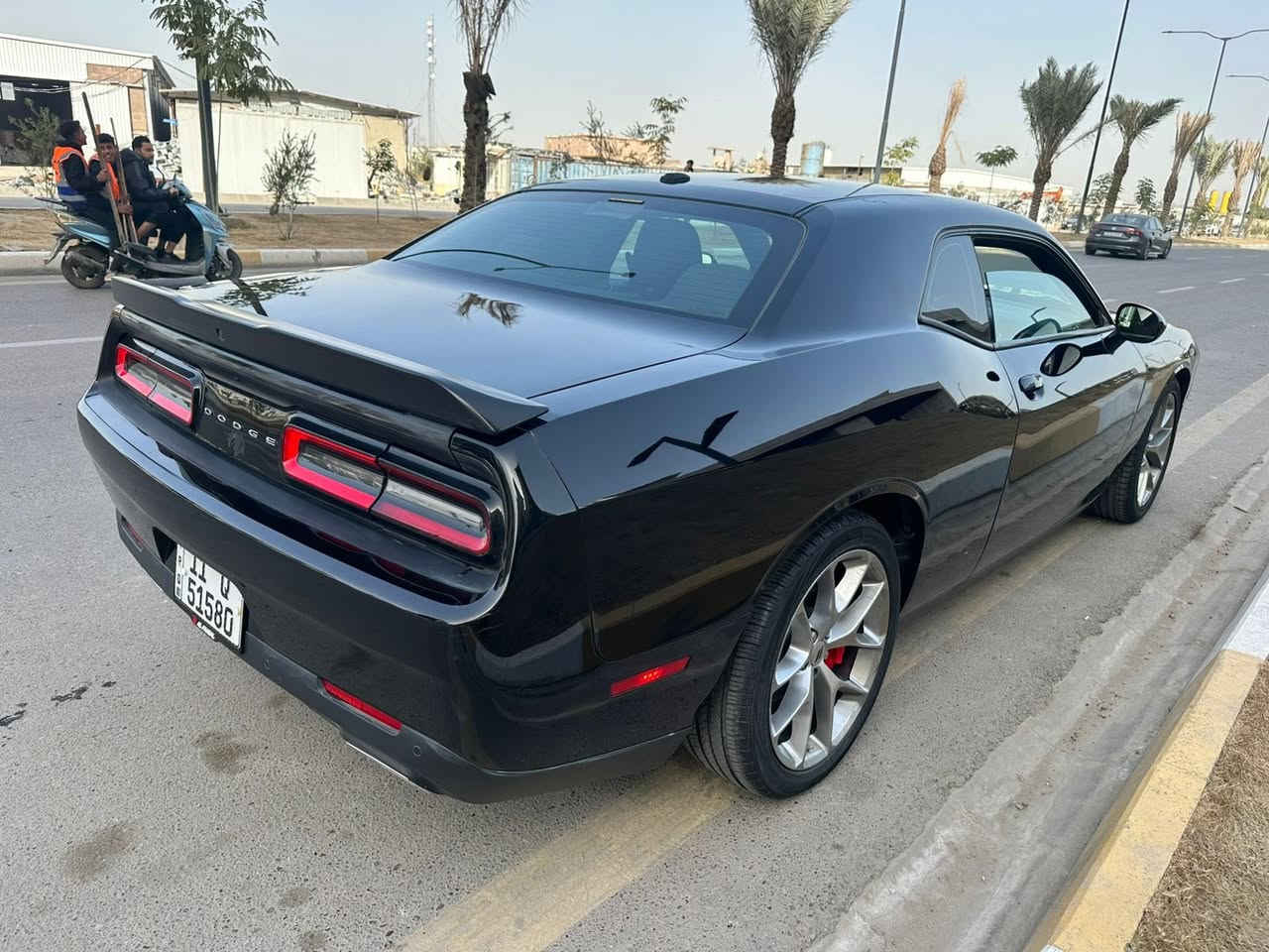 السلام عليكم 
دوج جالنجرGt
 ٢٠٢٣
ماشيه ١٧ الف (بعده بريحه  شركه
السياره كلين 
من اجت دريت بيه حادث امامي ٣ قطع
سعره ١٩٠ 
مكانه حي جهاد 
***********
