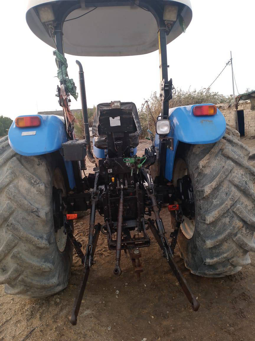 سلام عليكم مكينه للبيع نيهولد حجم 80 موديل 16مكينه جاهزه رقم وسنويه عنوان واسط  ***********
