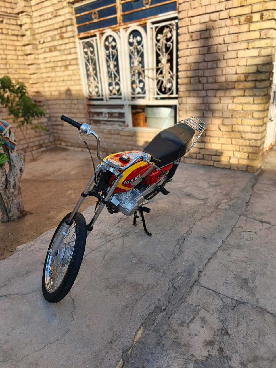 سلام عليكم دراجه البيع ما مفتوحه دراجه نضيفه من الطول الطول بدون تصل *********** او راسلني خاص السعر 600وبيه مجال المو شراي لا يتعبني

