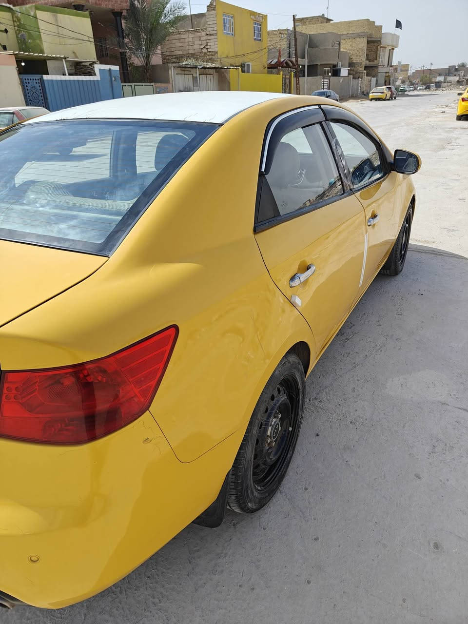 فورتي 13 كير عادي بأسمي سيارة جاهزة كبل للشارع ما نقصها شي سنوية ل 27 مصفرة هيئة وغرامات السعر 74 مكان السيارة ديوانية المركز 
***********
