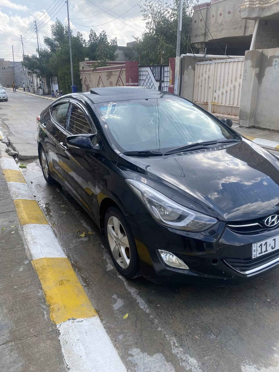 السلام عليكم للبيع او مراوس الانترا موديل12 خليجي فول موصفات عده البصمه مكينه 2000 دوش رقم بغداد انكليزي تحويل مباشر بيها صفحه صبغ بدون دواخل بدون تبديل سياره مال جناي ما تصرف الف عليها سعر السياره 105وبيها مجال بسيط شوفها وقتنع وخابرني وتدلل مكاني الانبار الفلوجه التواصل واتساب او خاص ***********
