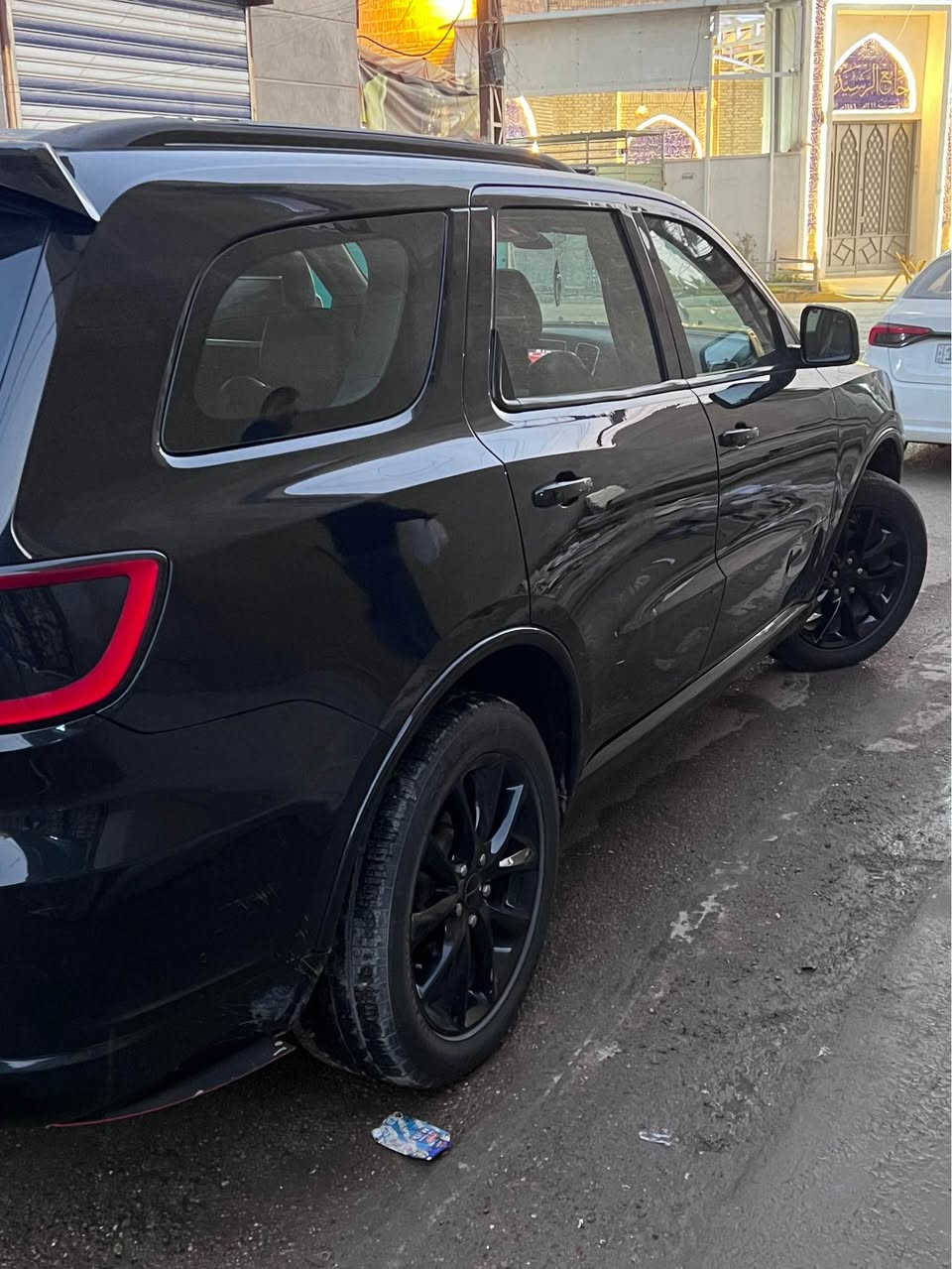 السلام عليكم 
دورنكو ١٧ جيتي اصل بغداد ب اسمي فول ل الاخير فتحة 
جلد وكشن امامي وخلفي تدفئة وستيرن تدفئة كشن امامي كل كهرباء سماعات Bose وجنطة كهرباء وباقي مواصفات 
مكانهة بغداد بيهة صبغ جاملغ وتبديل بنيد 
مقدمة الشاصي بيهة شويه رايدهة ب ١٩٨$  وانشاء بيهة مجال هذا رقمي 
*********** بغداد, العراق
