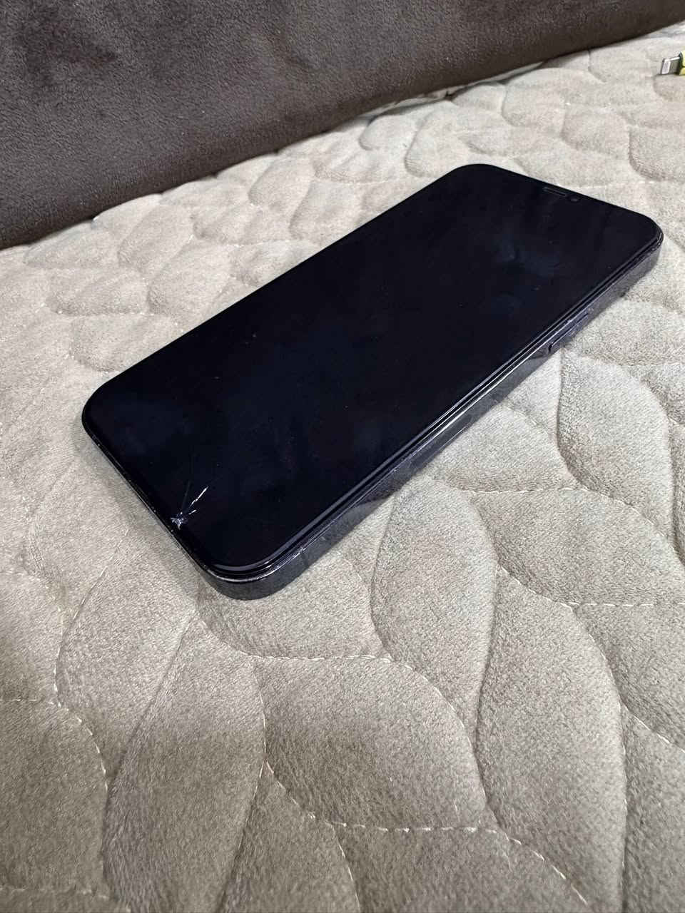 سلام عليكم ايفون 12pro max
مبدل شاشة(ملاحظة الفطر الي بل اسفل ستيكر ) 

مبدل عدسه الكامرا الزوم 

بطاريه 79بلاد 

ذاكره 128

فطر بسيط فوك الكامرات 

تك سيم 

نموذج M

نضافة الشاصي 100/95 

السعر 275 بي مجال بسيط للشرايه 

واتساب ***********
