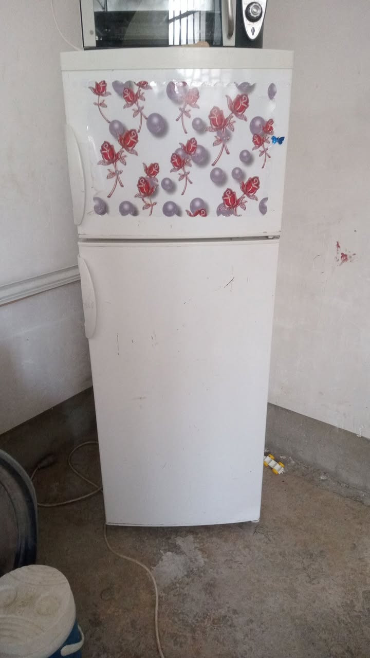 ثلاجه للبيع سعر مالها 150 شرق ثلج صافي بيع مستعجل


**إذا كنت صاحب هذا الإعلان وتريد حذفه لأي سبب، رجاءا أرسل رسالة إلى الدعم الفني**
