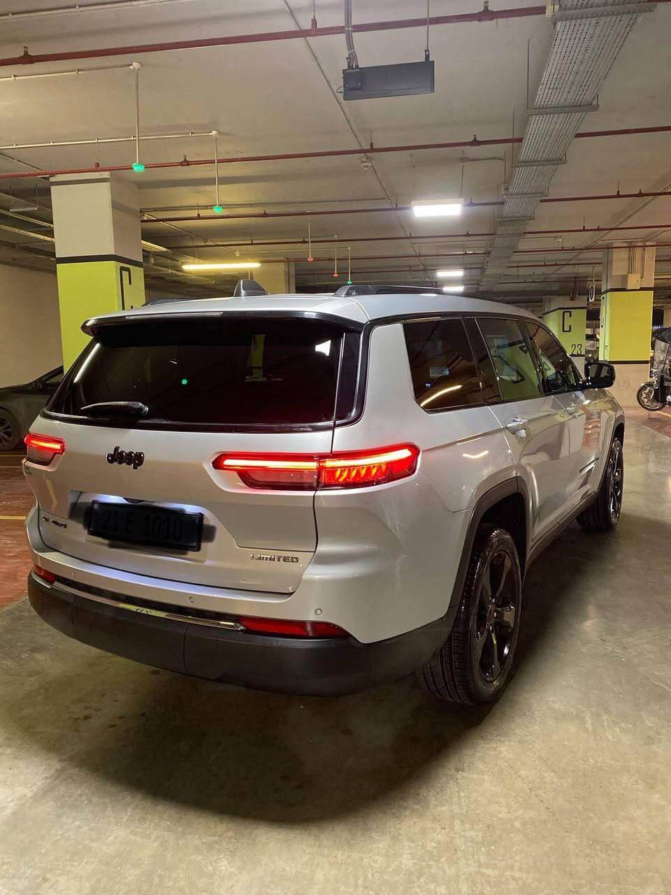 جيب گراند چيروكي لارج  L2024 بلاك توپ
مواصه فات ليمتيد
ته نها ٤٠٠٠ ميل روشتوه 
پانوراما
ليدي پيش و دوا 
راداري 360
كاميره 
كوشن vip
كوشني پيشو دوا هيته ر 
٢ به سمه 
ره قه م سه نه وي تازه يه 
يه ك چه مه له خي دوا بوياخه بي نا گرتن بي ئيرباگ
صندوق جه گ 4x4

سـعـر : لە کۆمێنت داوابکە ڕاستەوخۆ بۆت دێت 📥 

گێر و مەکیەنەی بەشەرت 
هیچ کێشەیەکی تێدا نییە 

ژمارەی خاوەنەکەی 
***********
