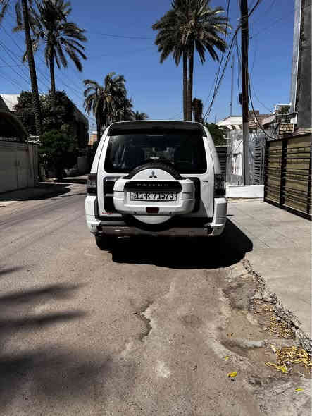 للبيع 
باجيرو2014 
 خليجي فول عدى الدمام الخلفي سياره كلش جديده و ما ناقصها برغي مسويلها صيانه من الدعاميه للدعاميه محرك كير كفاله من الفتح كله على وضع الشركة جواها تخم تاير جديد قبل فتره شديته صدر امامي خلفي كله نزلته بالكاع و شديت صدر اصلي 
دهن محرك و هايدروليك كير و فلاتر كله جديد حرفيآ السياره نكره سلف 
مواصفات السياره 
محرك 3500 
كير اوتماتيك و عادي 
انضمة قياده 
لوكير كله شغال كل انضمته شغاله 
سلايد روف 
تحكم ستيرن كامل 
تبريد 3قطع 
كشنات كهرباء 
داخل جلد 
مرايه شفط ويه السويج 
7راكب الكشن الخلفي بلع 
لايت اصفر بلادي و العالي زنون 
زراك لايت بلاجكتر 
حساس خلفي بلادي 
السياره كلش نضيفه 
مكفوله من الصبغ فقط عندي ربع الدعاميه الأماميه صبغ و بارد بسيط بقبق الصندوك و ناشر السونار بالمنشور 
السياره رايدها ب 170$ بيها مجال بسيط 
للأستفسار التواصل على الرقم *********** متوفر واتساب 
ملاحضه السياره رقم بغداد بسمي احولك ثاني يوم 
مكان السياره بغداد الجادريه بغداد
