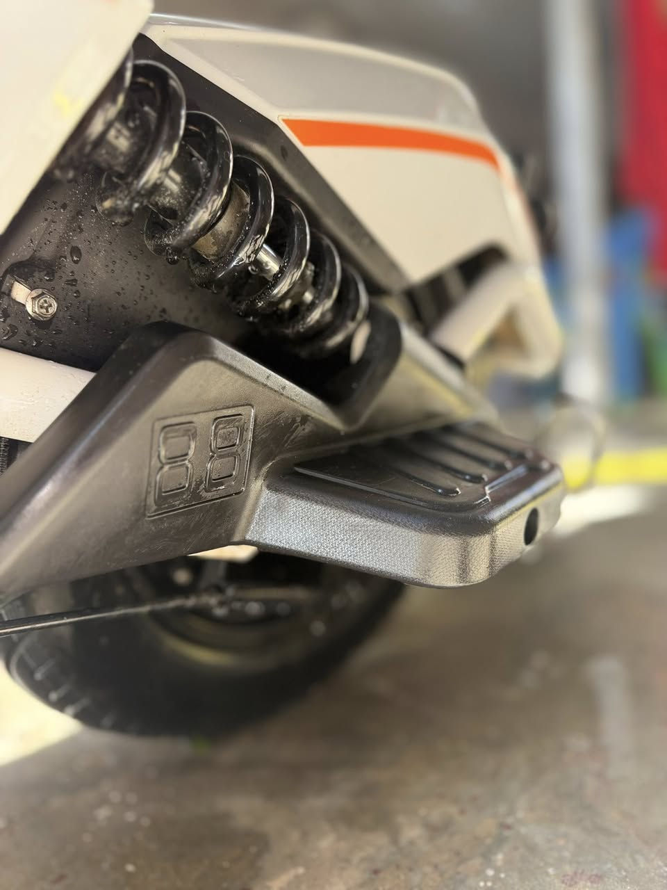 سلام عليكم دراجه للبيع جديده جديده هايبرد ماشيا240حلوه حلوه صار سبوع من اخذته  سعره مناسب جده 450الف وبيه مجال قليل رقم التلفون *********** الخاص مفتوح الله شاهد سعره من اشتريته 625الف
